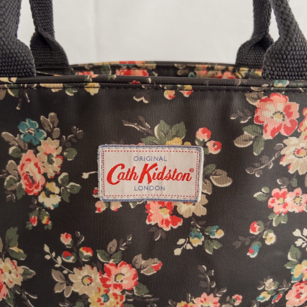 ✨FLASH SALE✨Cath Kidston Floral Crossbody Satchel Bag • Vintage Rose Print - Picture 3 of 9